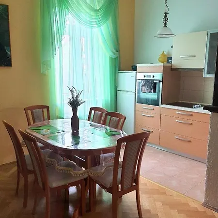 Family Center Apartment *